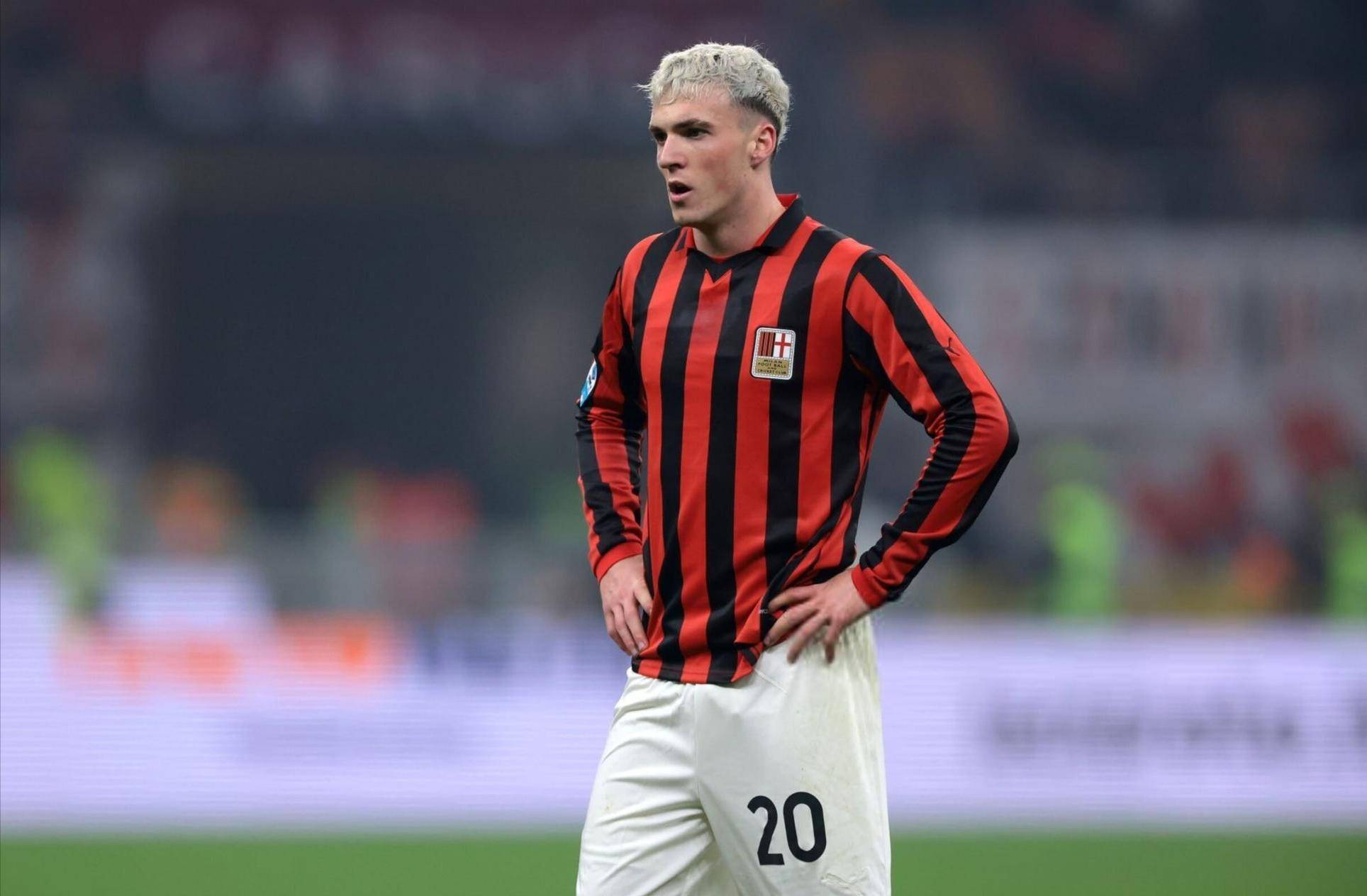 关于AC米兰主帅战术调整，球队表现有所改善的信息