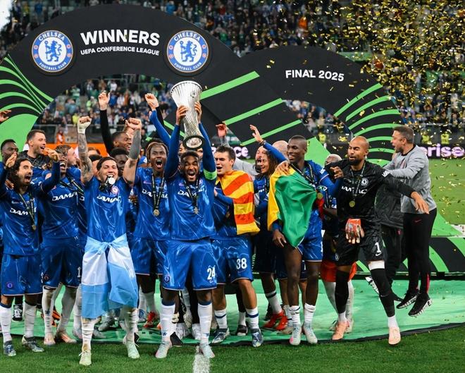 切尔西惊险取胜，向冠军发起冲击