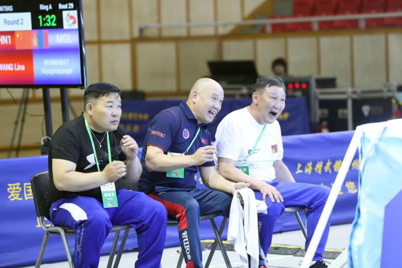 男子拳击决赛双方鏖战至最后一刻