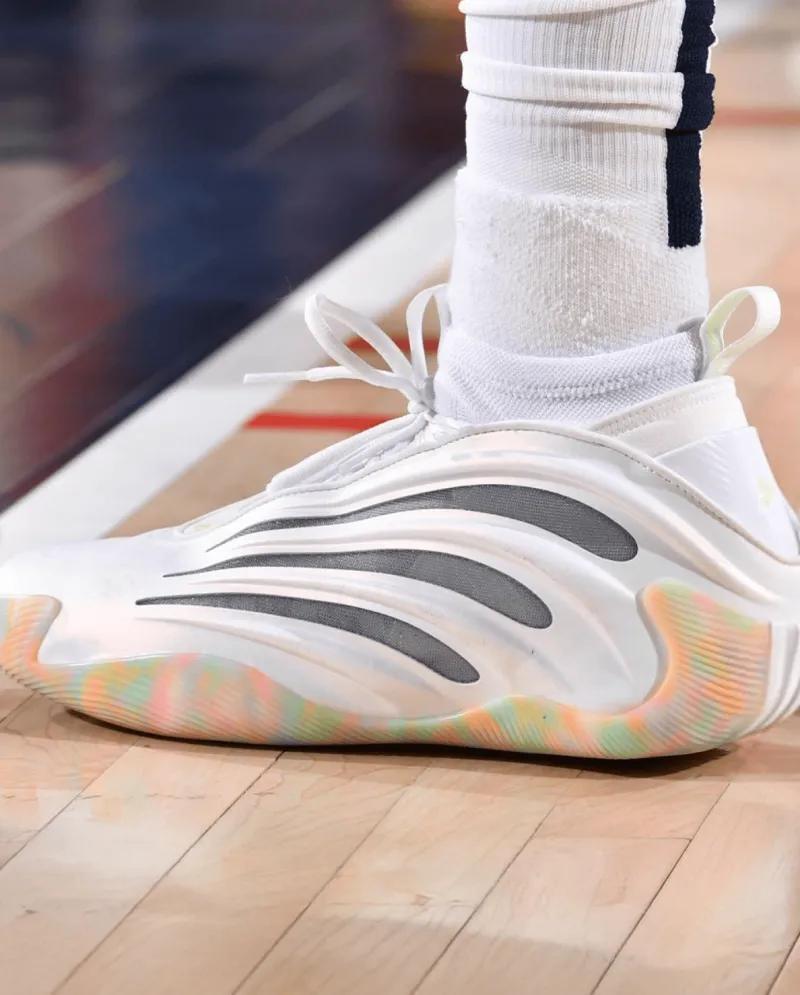 B体育体育活动-包含多特蒙德后防稳固，连克对手王者归来的词条