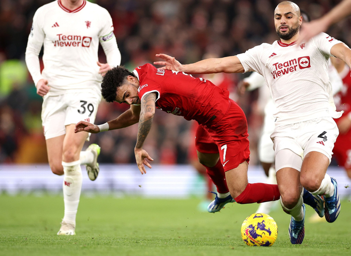 曼联主场战平瓦伦西亚,林加德破门扳平比分 曼联主场战平瓦伦西亚,林加德破门扳平比分