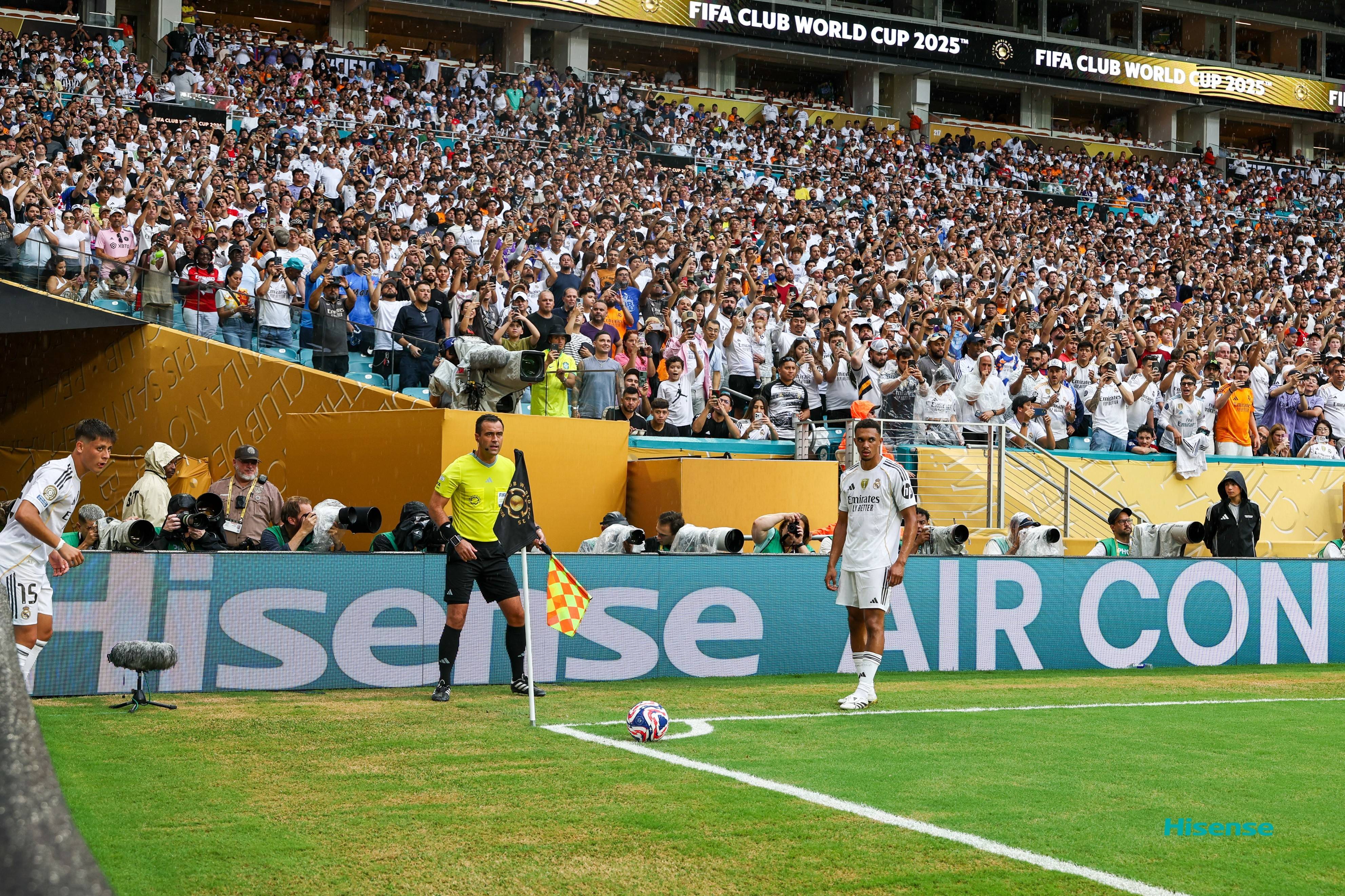 尤文遭遇巴萨绝杀,无缘四强 尤文遭遇巴萨绝杀,无缘四强