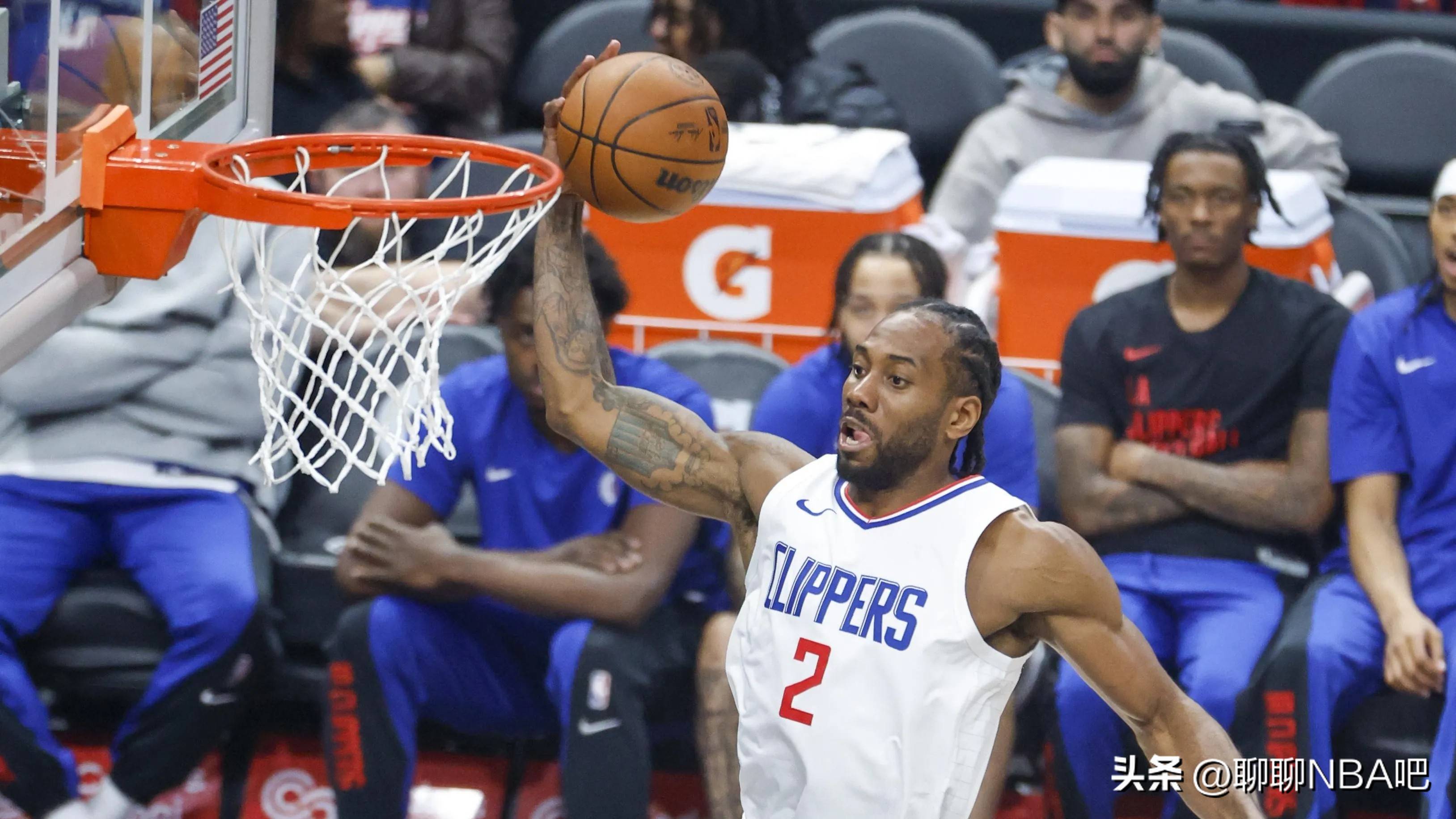 快船全队火力全开,大胜小牛起势 快船全队火力全开,大胜小牛起势