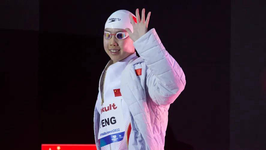 轻松横扫,美国泳将勇夺女子100米仰泳冠军的简单介绍 轻松横扫,美国泳将勇夺女子100米仰泳冠军的简单介绍