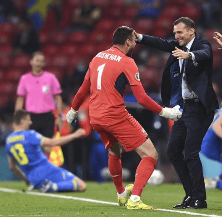 凭借一波深圳队，欧洲杯成功三杀，现场全场沸腾的简单介绍