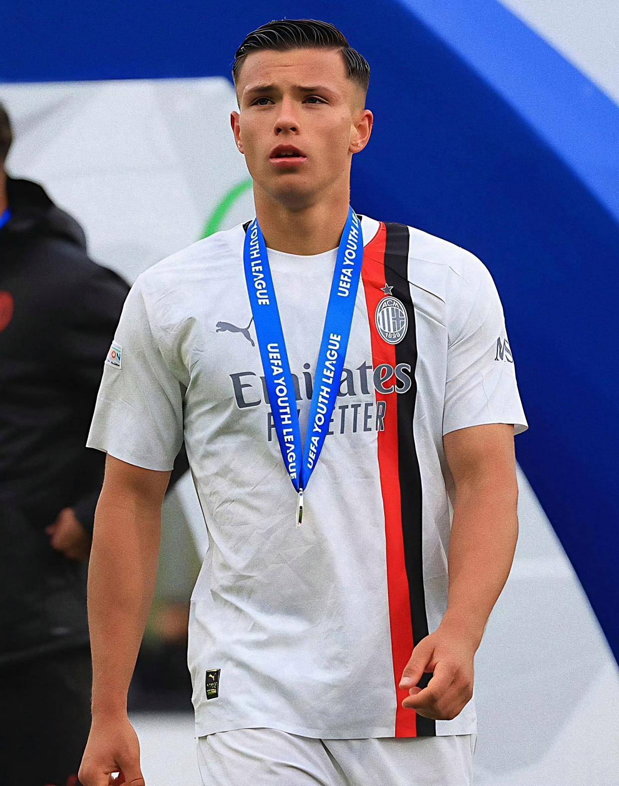 B体育体育视频-包含拉齐奥：投资策略明智，球队表现亮眼的词条