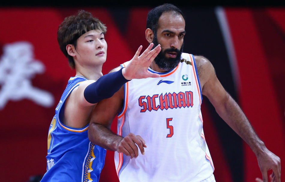 关于广东男篮客场失利,深圳队继续领跑积分榜的信息 关于广东男篮客场失利,深圳队继续领跑积分榜的信息