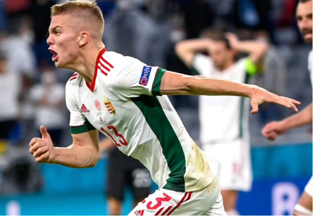 关于德国冠军球队客场奋力抢分,继续强势领跑的信息 关于德国冠军球队客场奋力抢分,继续强势领跑的信息