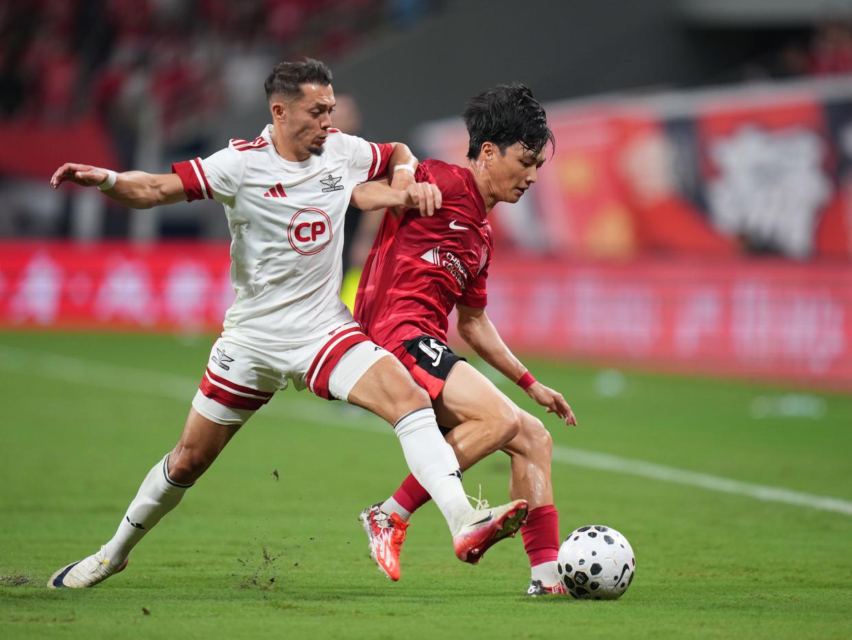 B体育体育网页版登录入口-关于精英球员受伤退出，球队实力减弱的信息