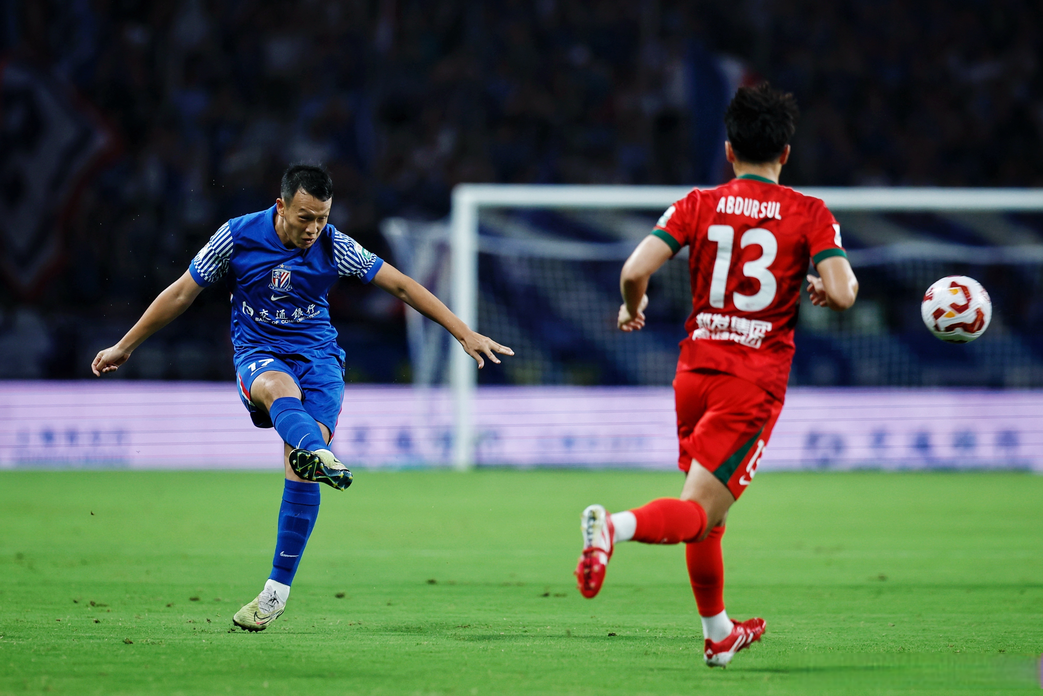 B体育体育app-鲁能主场大胜申花，取得近期首胜的简单介绍