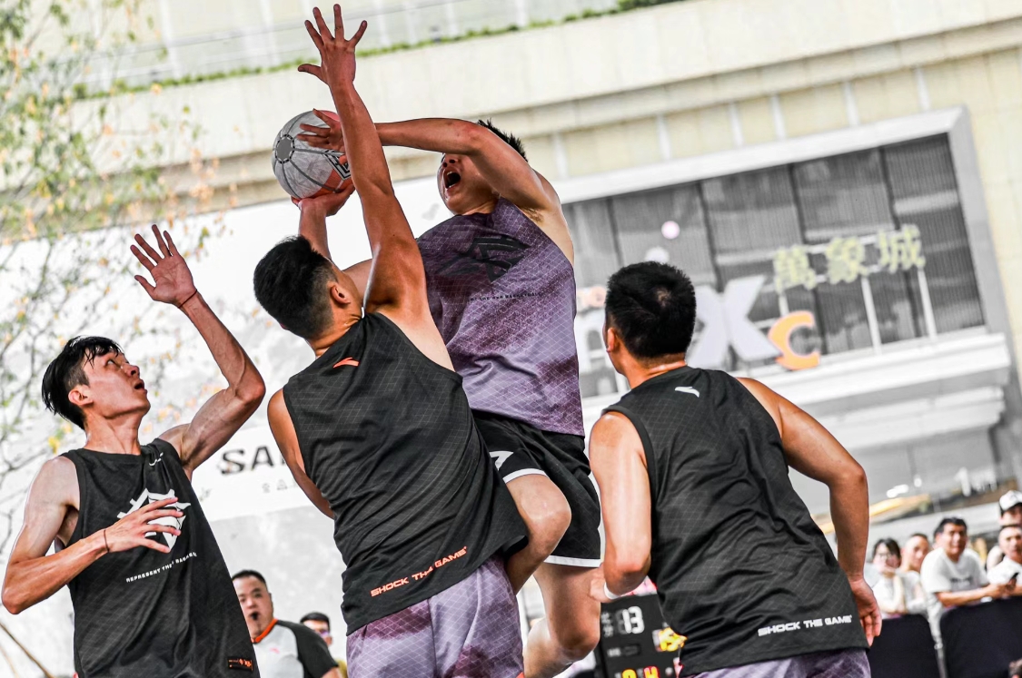 包含球场上的精彩瞬间,球队为了胜利争相角逐的词条 包含球场上的精彩瞬间,球队为了胜利争相角逐的词条